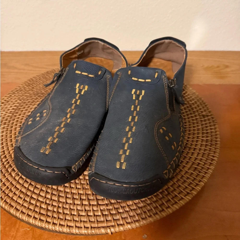 Men's Casual Slip-On Leather Handmade Shoes in Navy with Contrast Stitching‎